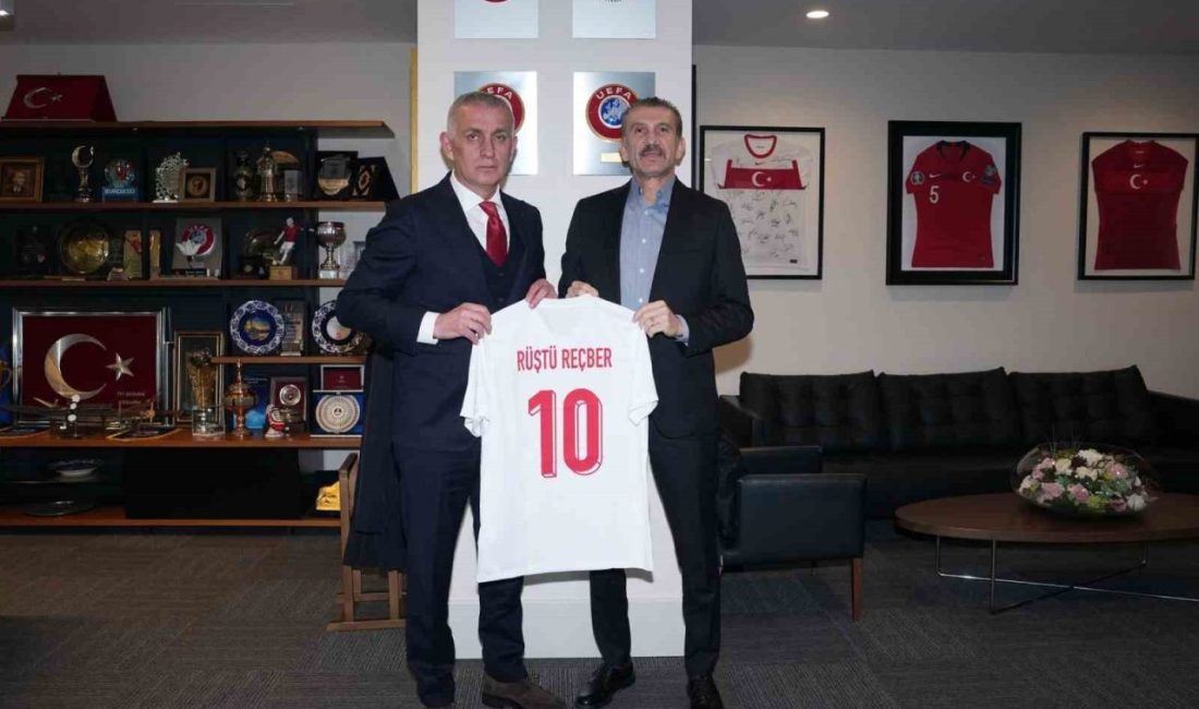 A Milli Takımın eski kalecisi Rüştü Reçber, Türkiye Futbol Federasyonu