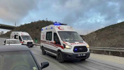 İstanbul Arnavutköy’de hafif ticari araç ile hafriyat kamyonunun çarpıştığı kazada