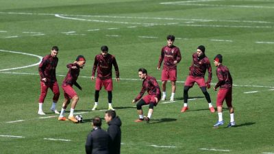 Galatasaray, UEFA Şampiyonlar Ligi son 16 turu rövanşında yarın deplasmanda