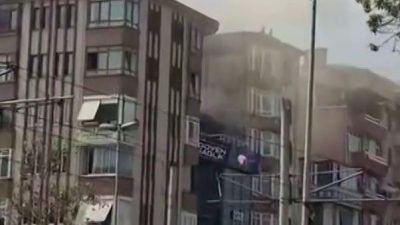 Kocaeli’nin İzmit ilçesinde 7 katlı bir apartmanın çatısında bulunan bacada