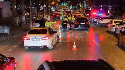 Kadıköy’de 13-14-15 Mart tarihlerinde gerçekleştirilen trafik ve asayiş uygulamalarında binlerce