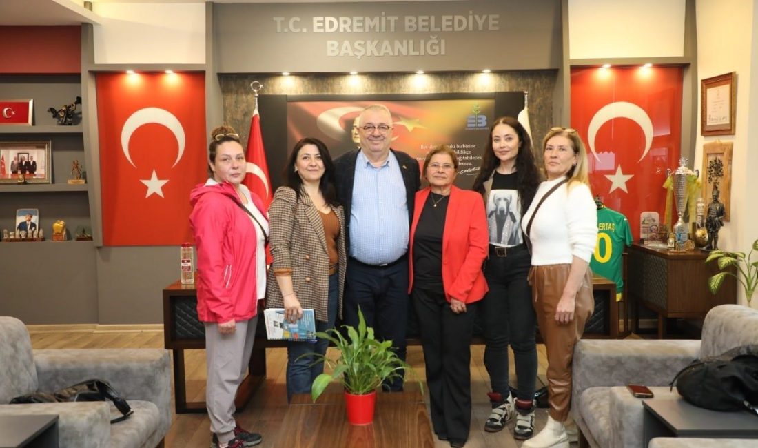 Balıkesir’in Edremit Belediye Başkanı Mehmet Ertaş, kentte faaliyet gösteren hayvan