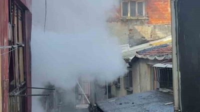 İstanbul’un Beyoğlu ilçesinde kaynak yapıldığı sırada kıvılcımın koltuğa, oradan da