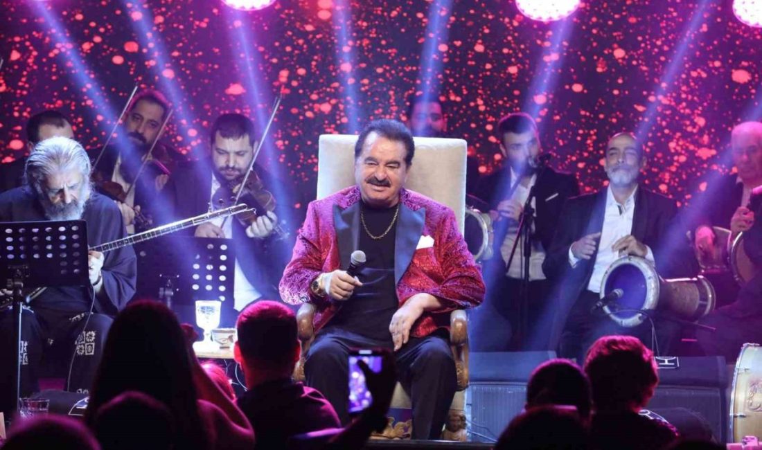 Ünlü sanatçı İbrahim Tatlıses, rahatsızlanarak hastaneye kaldırıldı. 74 yaşındaki sanatçının