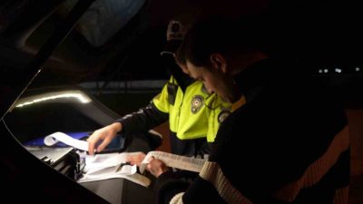 Kadıköy Bağdat Caddesi üzerinde makas atarak trafikte tehlike oluşturan iki