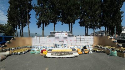 Bursa’da jandarma ekiplerinin düzenlediği operasyonda milyonlarca bandrolsüz makaron ve tonlarca