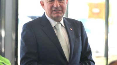 Çanakkale’nin Lapseki ilçesine bağlı Umurbey beldesinde, mahalle ve köy muhtarlarıyla