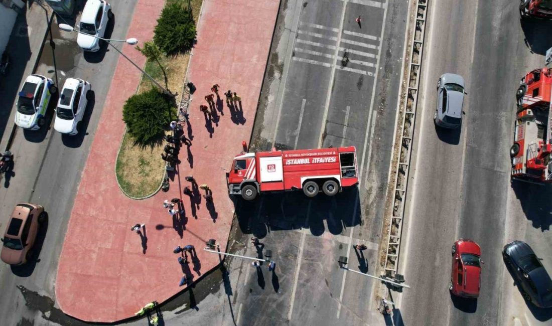 İstanbul Büyükçekmece’de, Silivri’deki yangına müdahaleye giden itfaiye aracı, başka bir