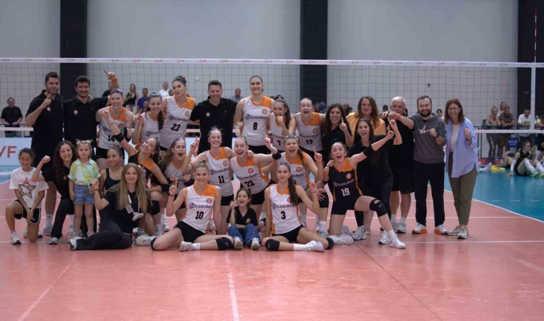 Eczacıbaşı Yıldız Kız Takımı namağlup Türkiye şampiyonu oldu. Eczacıbaşı Spor