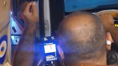 İstanbul’da Esenyurt-Küçükçekmece arasında yolcu taşıyan bir minibüs şoförü, telefonundan video