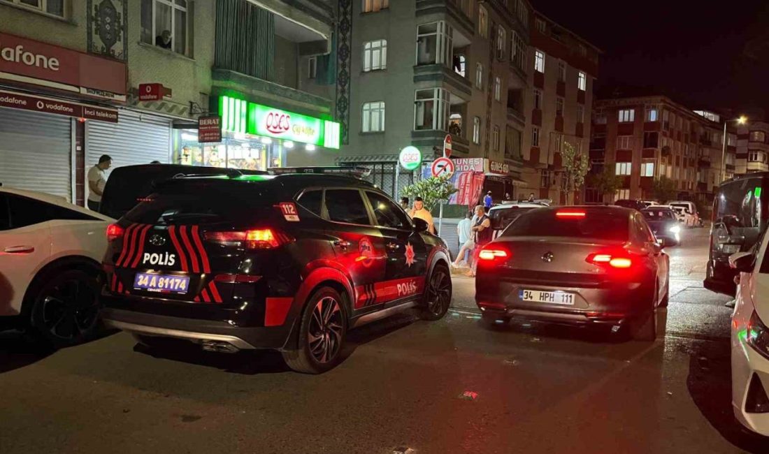 İstanbul Gaziosmanpaşa’da motosikletli iki şüpheli, sokakta duran bir kişiye silahla