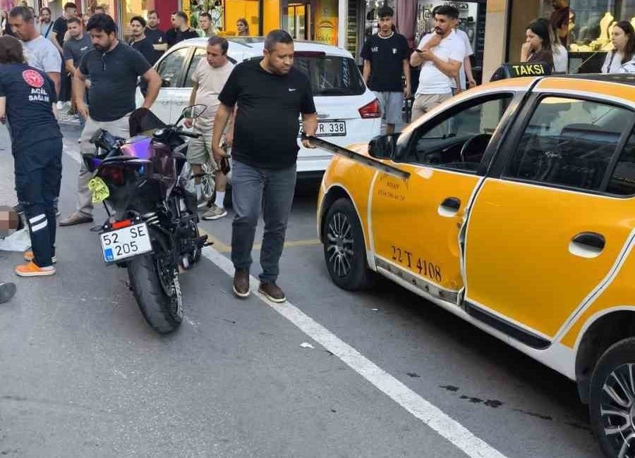 Edirne’nin Keşan ilçesinde meydana gelen trafik kazasında motosiklet sürücüsü yaralandı.