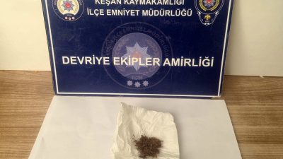 Edirne’nin Keşan ilçesinde, İlçe Emniyet Müdürlüğü ekiplerinin üst araması yaptığı