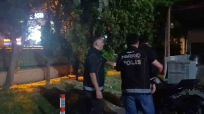 Tekirdağ’da uyuşturucu satıcılarının uyuşturucu maddeleri ekmek arasına gizleyerek kurye ile