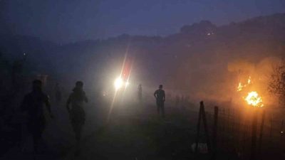 Balıkesir’in Gömeç ilçesinde devam eden yangın Tıfıllar kırsal mahallesini etkilerken,