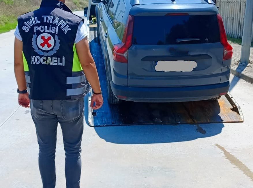 Kocaeli’de ikinci kez korsan taşımacılık yaparken yakalanan sürücüye 200 bin