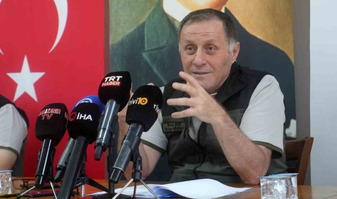 Balıkesir Orman Bölge Müdürü Musa Şen, medya temsilcileri ile bir