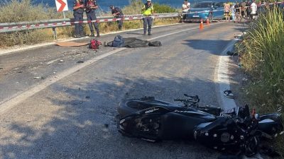 Balıkesir’in Erdek ilçesinde motosikletin vidanjöre çarpması sonucu meydana gelen trafik