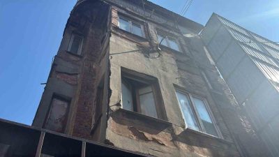 İstanbul Beyoğlu’nda bir binadan kötü kokular geldiği ihbarı üzerine olay