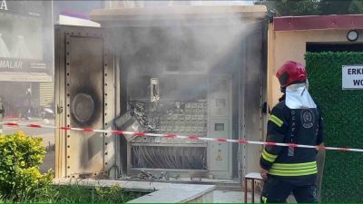 Kocaeli’nin İzmit ilçesinde kent merkezindeki elektrik panosunda çıkan yangın, itfaiye