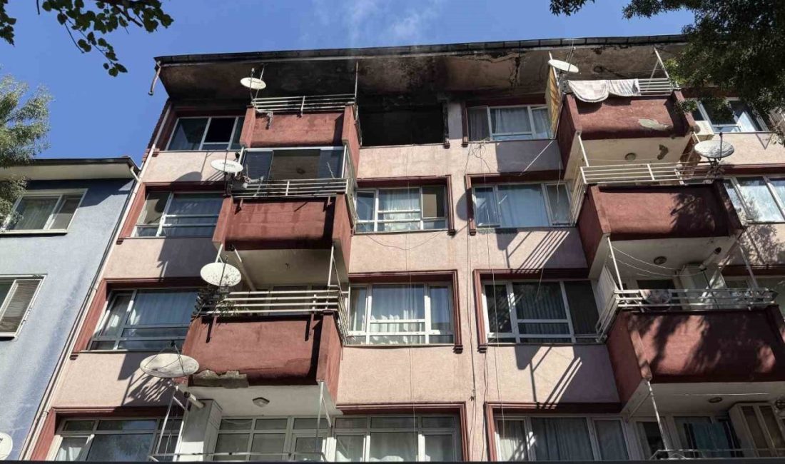 Sakarya’nın Adapazarı ilçesinde 4 katlı bir binanın üst katında çıkan