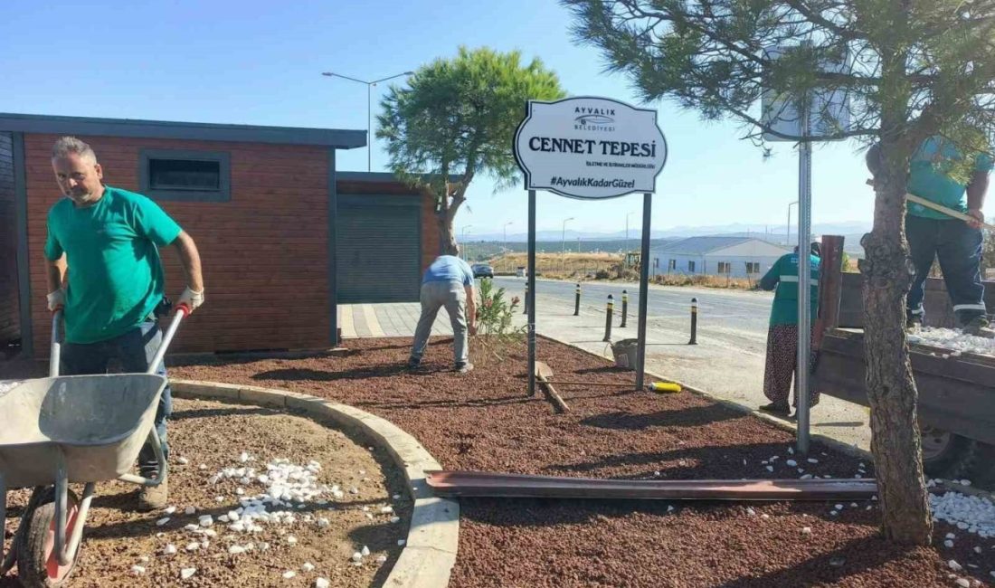 Balıkesir’in Ayvalık ilçesinde turizm sezonu sona erse de kentin parklarından