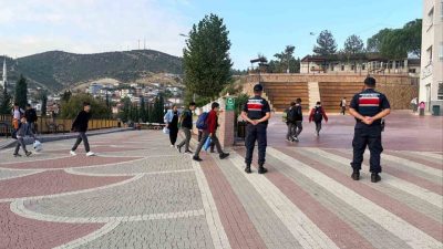 Bilecik’te okul çevreleri ile giriş ve çıkışlarında gerçekleştirilen denetimlerde 397
