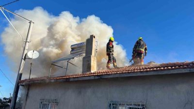 Balıkesir’in Burhaniye ilçesine bağlı Hisarköy Mahallesi’nde bir evde çıkan yangın,