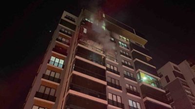 Bursa’da bir binada çıkan yangında mahsur kalan 19 kişi, itfaiye
