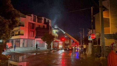 Kocaeli’nin Kartepe ilçesinde bir çardakta başlayıp 3 katlı binaya sıçrayan