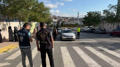 İstanbul Emniyet Müdürlüğü ekipleri, eğitim öğretim yılının ilk gününde okul