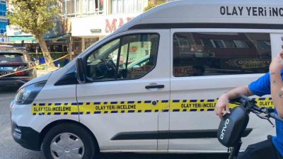 İstanbul Küçükçekmece’de yolun karşısına geçmek isterken su tankerinin altında kalan