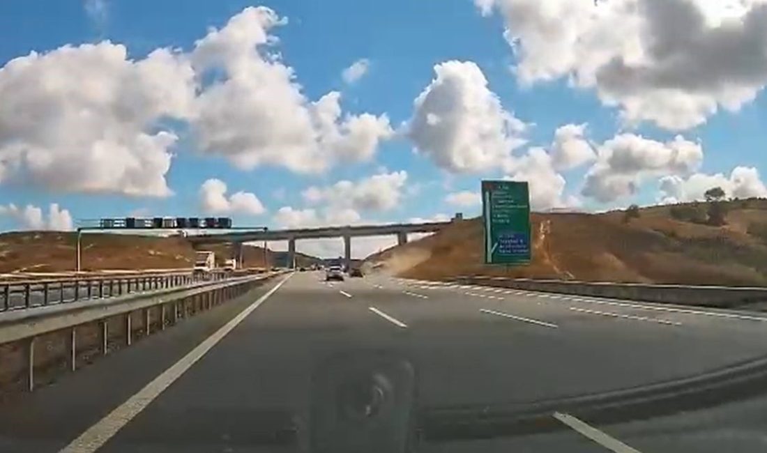 Kuzey Marmara Otoyolu’nda seyir halindeki tırın dorsesi bir anda ayrılarak