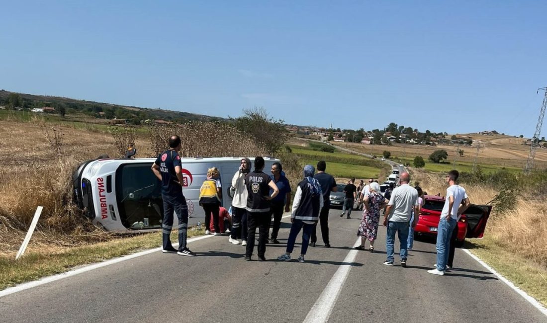 Kırklareli’nin Pehlivanköy ilçesinde ambulans ile iki otomobilin karıştığı trafik kazasında