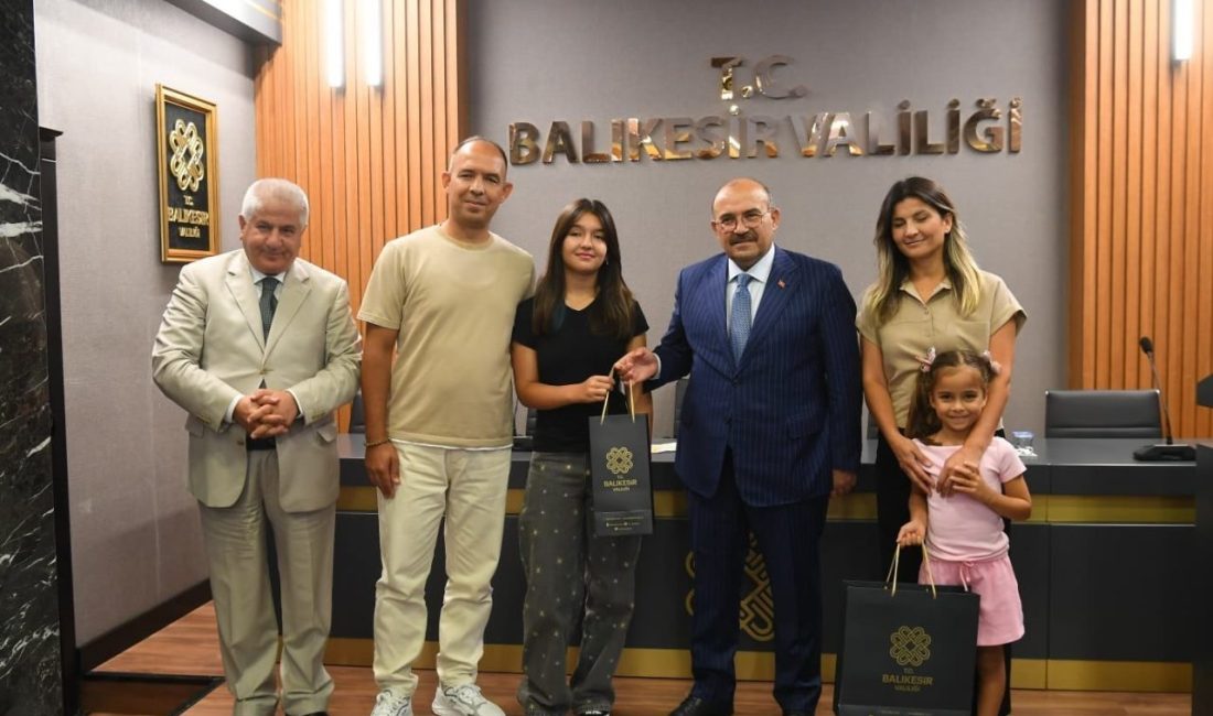 Balıkesir Valisi İsmail Ustaoğlu , Liselere Giriş Sınavı’ında tam puan