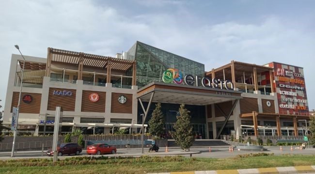 Edirne’de bir alışveriş merkezi bayan tuvaletinde cep telefonuyla görüntü alınma