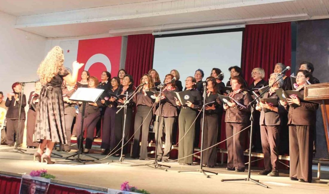 Burhaniye İlçesinde, Burhaniye Kent Konseyi Çok Sesli Kadın Korosu’nun 25