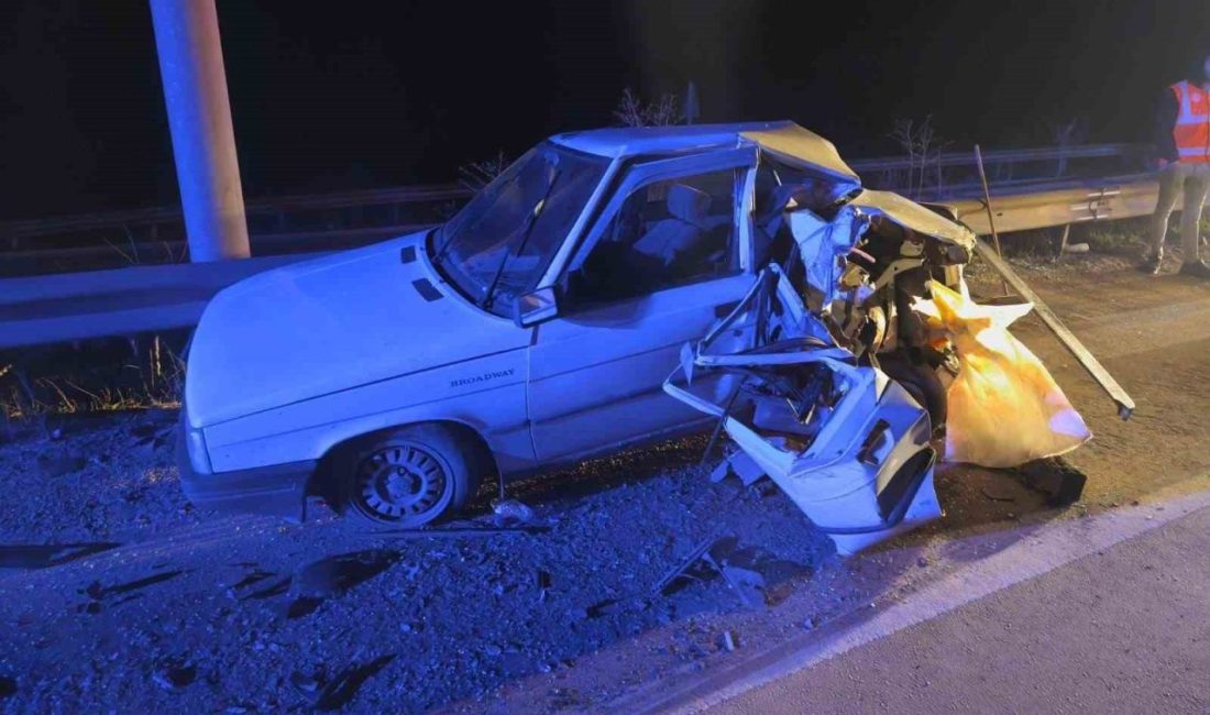 Bilecik’in Vezirhan beldesinde tırın otomobile çarpması sonucu meydana gelen çift