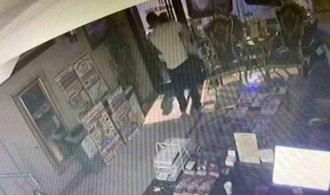 Fatih’te hayatını kaybeden anne, baba ve 2 çocuğunun kapının kilitli