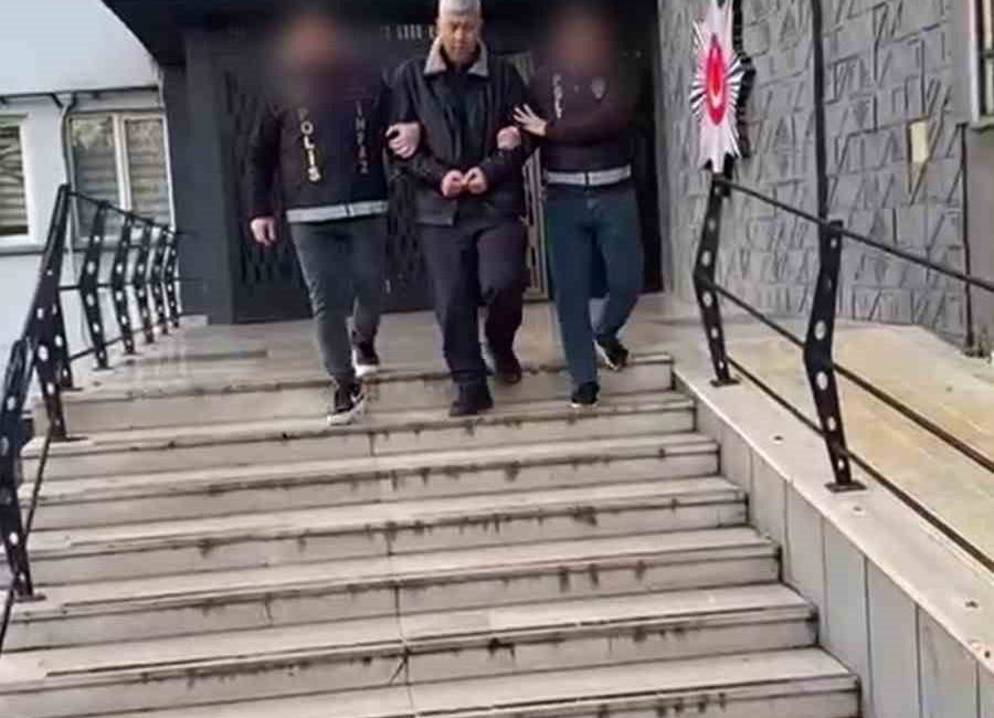 Bursa Emniyet Müdürlüğü ekipleri tarafından aranan şahısların yakalanmasına yönelik yürütülen