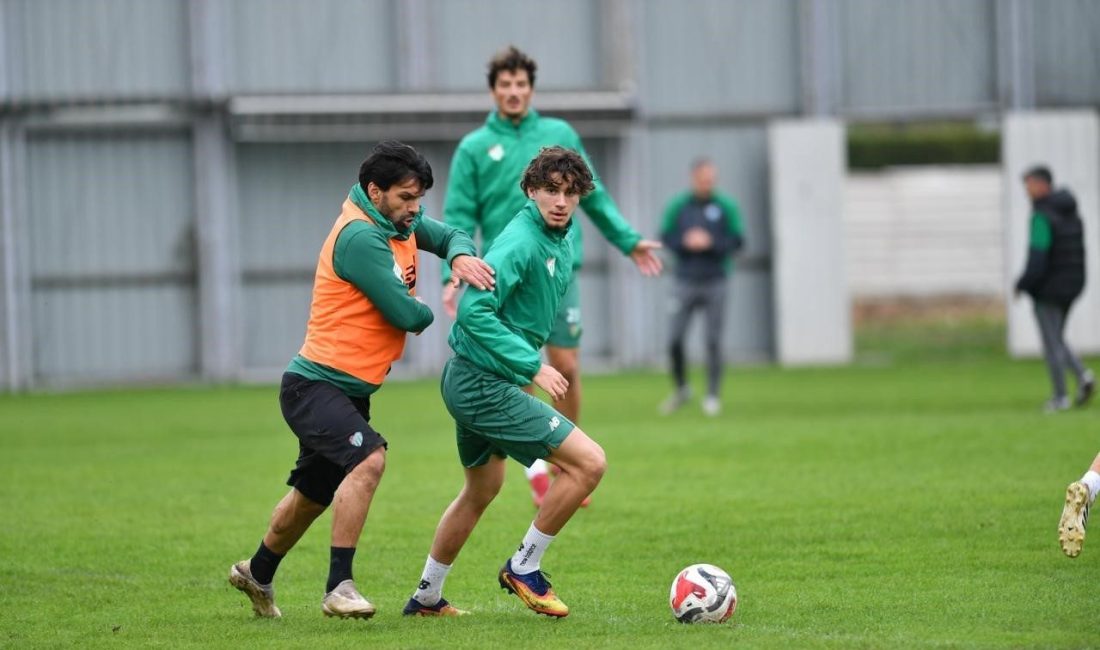 Bursaspor, TFF 2. Lig Kırmızı Grup’un 13. haftasında sahasında Fethiyespor