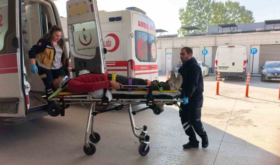 Bursa’nın İnegöl ilçesinde meydana gelen kazada kontrolden çıkan tır devrildi,