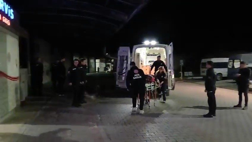 Bursa’nın Gemlik ilçesine bağlı Umurbey Mahallesi’nde zeytinlikte husumetlisinin bıçaklı saldırısına