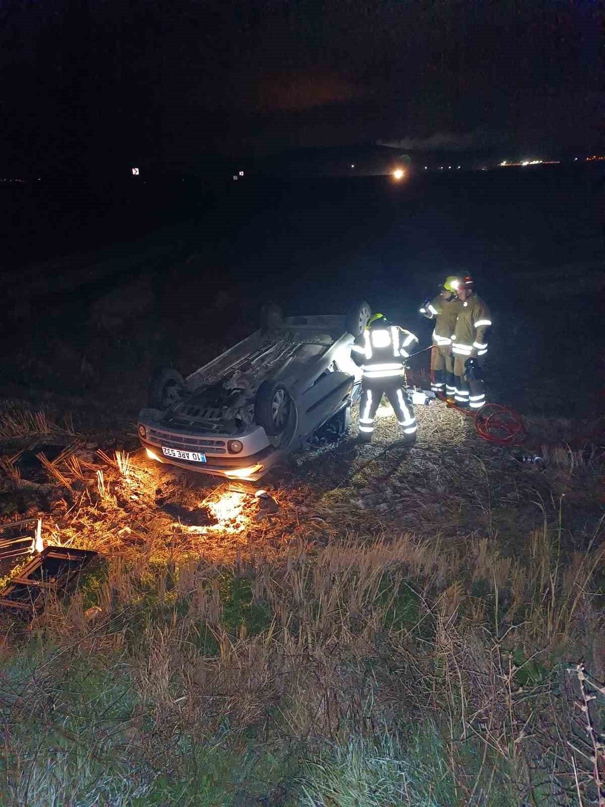Balıkesir’in Gönen ilçesi Tuzakçı Mahallesi kavşağında tek taraflı trafik kazası