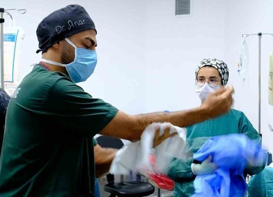 Kadın Hastalıkları ve Doğum Uzmanı Opr. Dr. Anar Panahli, İngiltere’den