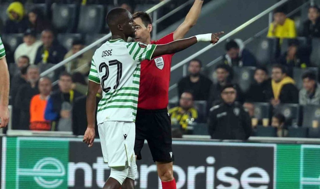 Fenerbahçe’nin Kolombiyalı forveti Jhon Duran, Ferencvaros maçında kırmızı kart gördü.