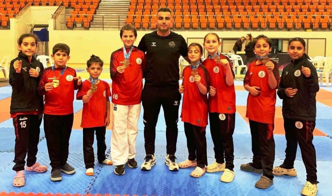 Körfez Gençlerbirliği Spor Kulübü, 16 sporcu ile katıldığı Yıldızlar Karate