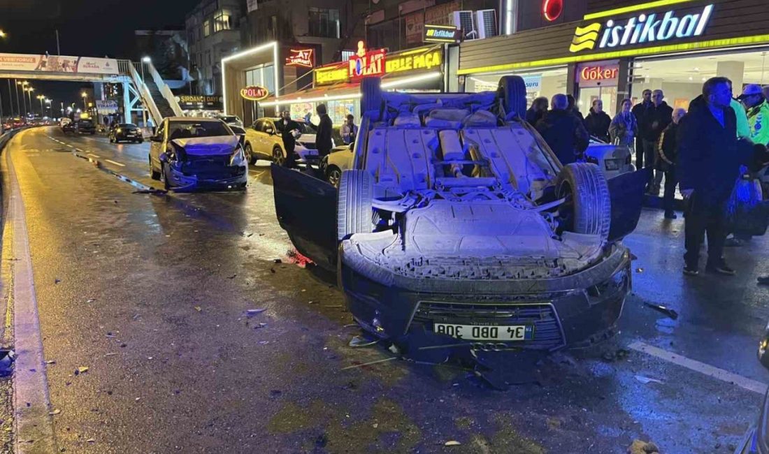 Küçükçekmece’de E5 karayolu yan yolda bariyerlere çarpan otomobil, ardından başka