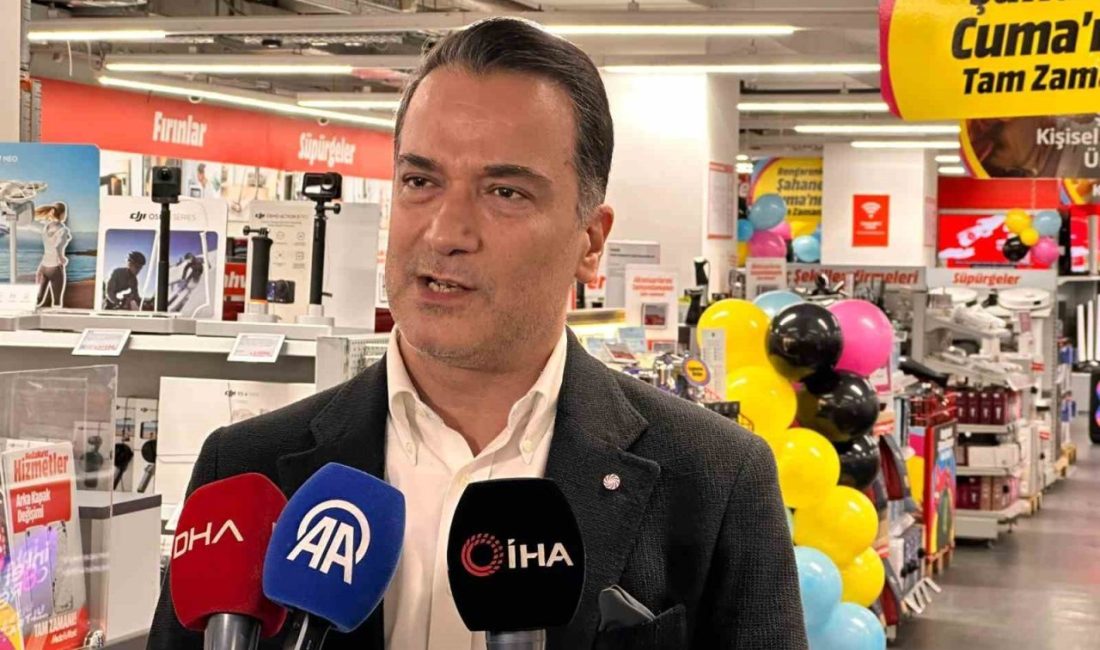 MediaMarkt Türkiye’nin gelenekselleşen Rengarenk Şahane Cuma kampanyası ‘Branda Yırtma’ etkinliği