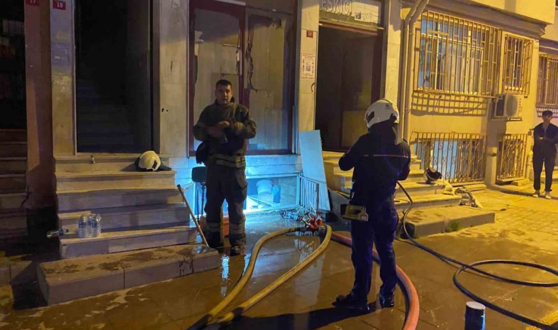 Beşiktaş’ta Ortaköy’de antika dükkanında yangın çıktı. Yangın, itfaiye ekiplerinin müdahalesiyle